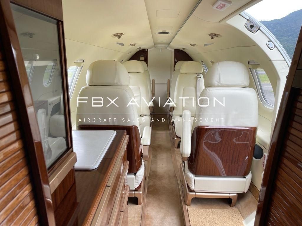2011 PHENOM 300 com exclusividade