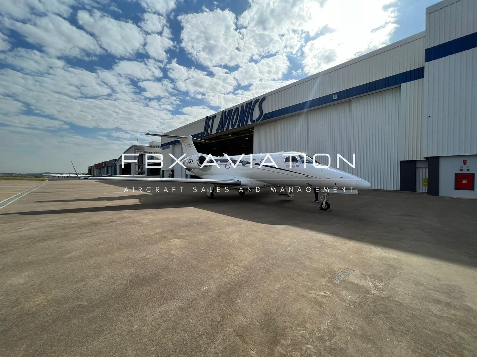 2011 PHENOM 300 com exclusividade