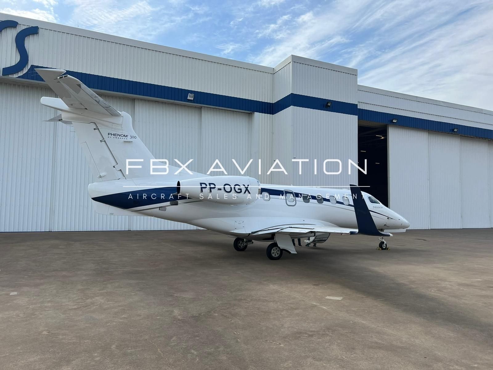 2011 PHENOM 300 com exclusividade