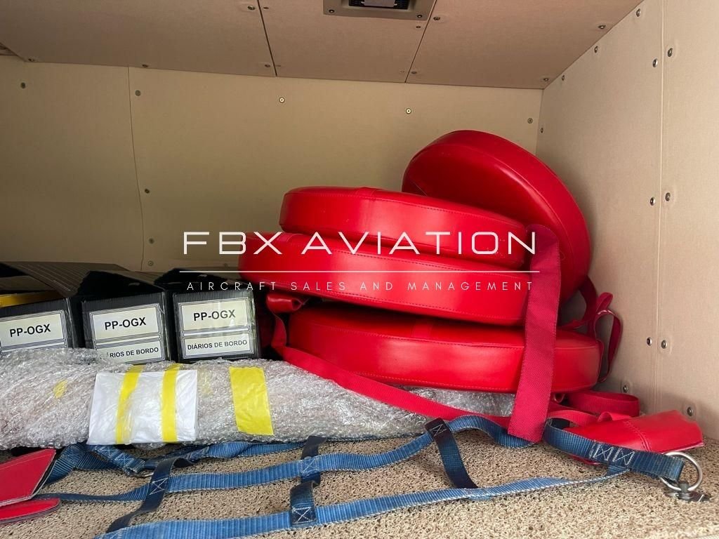 2011 PHENOM 300 com exclusividade