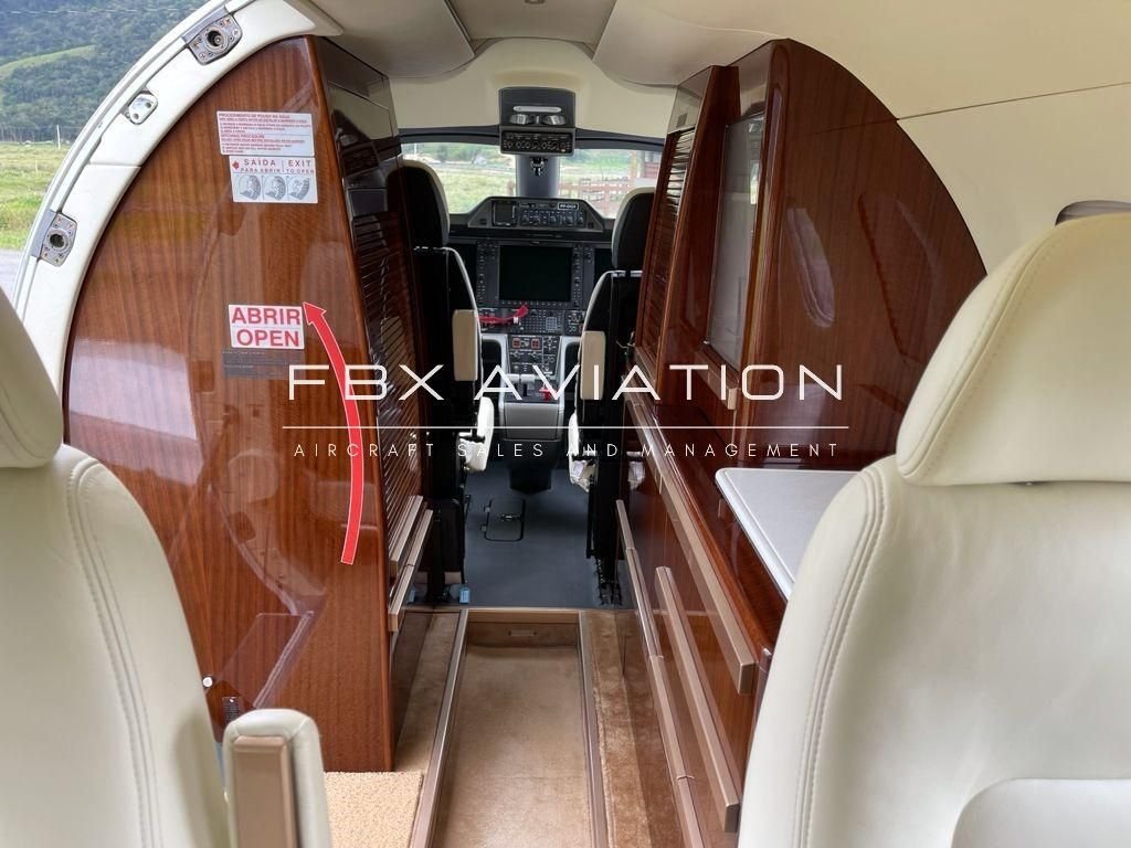 2011 PHENOM 300 com exclusividade
