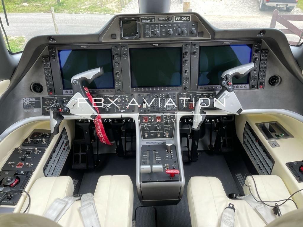 2011 PHENOM 300 com exclusividade