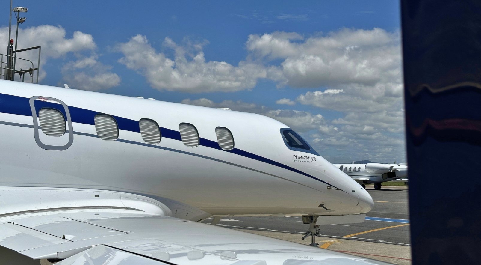 2011 PHENOM 300 com exclusividade