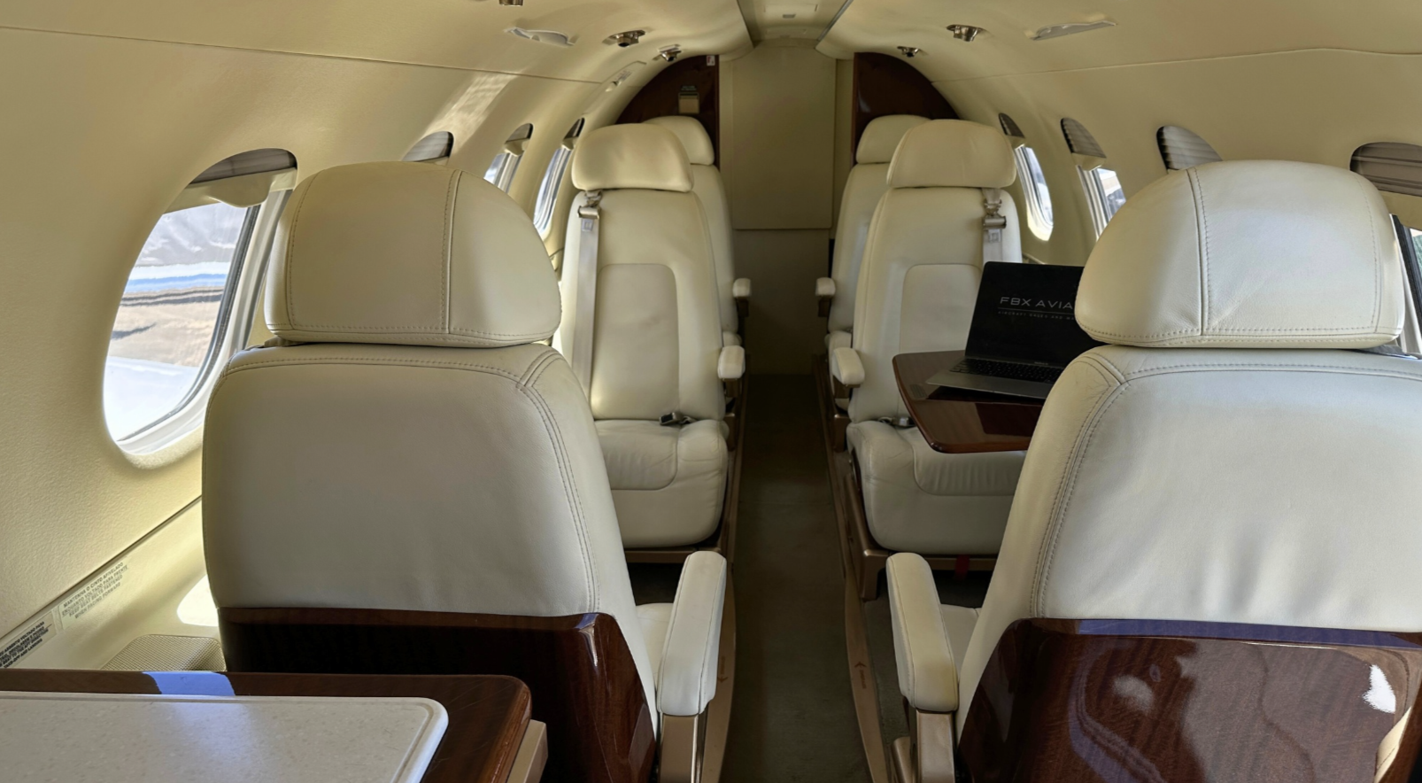 2011 PHENOM 300 com exclusividade