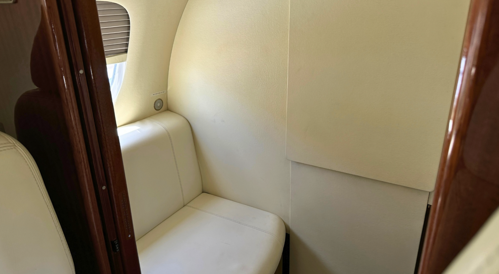 2011 PHENOM 300 com exclusividade