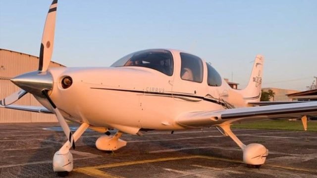 CIRRUS SR22 2006