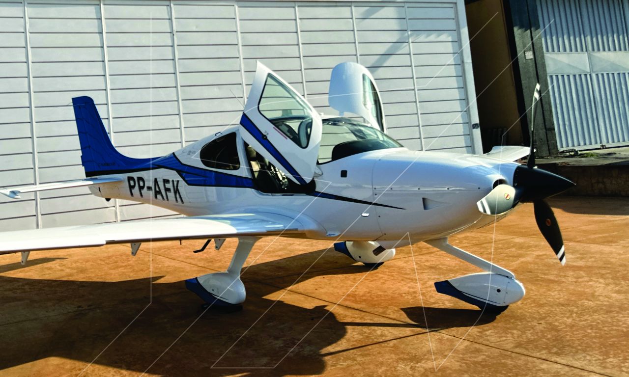CIRRUS SR22 G5 CARBON 2015