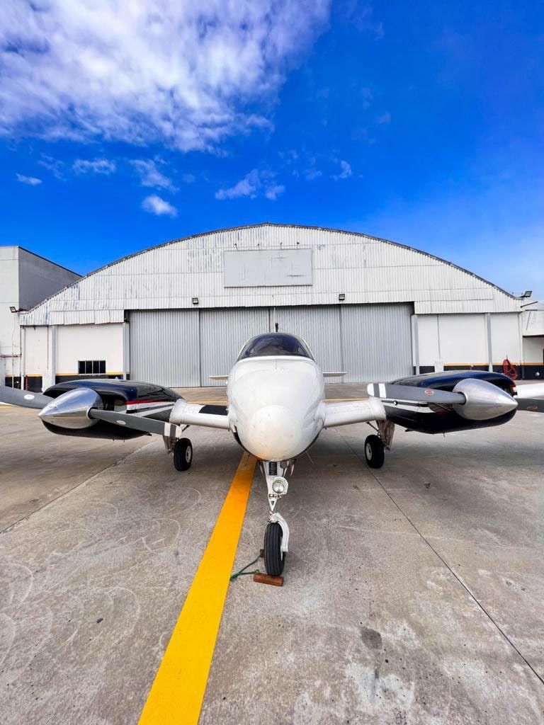 BEECHCRAFT BARON BE55 1973