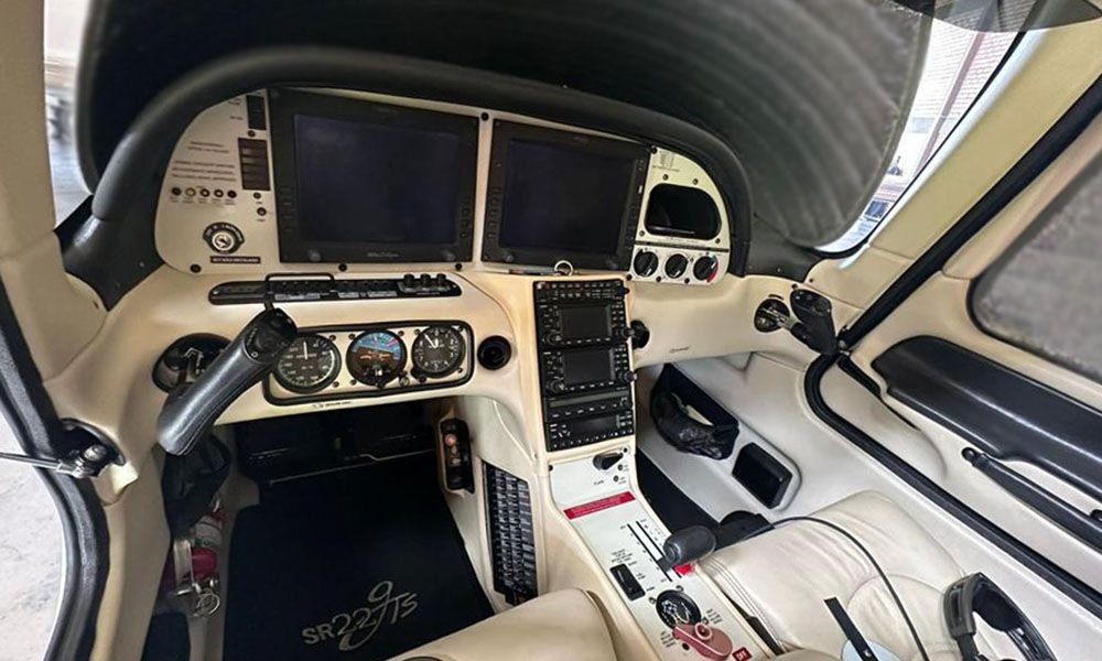 CIRRUS SR22 G2 GTS 2006