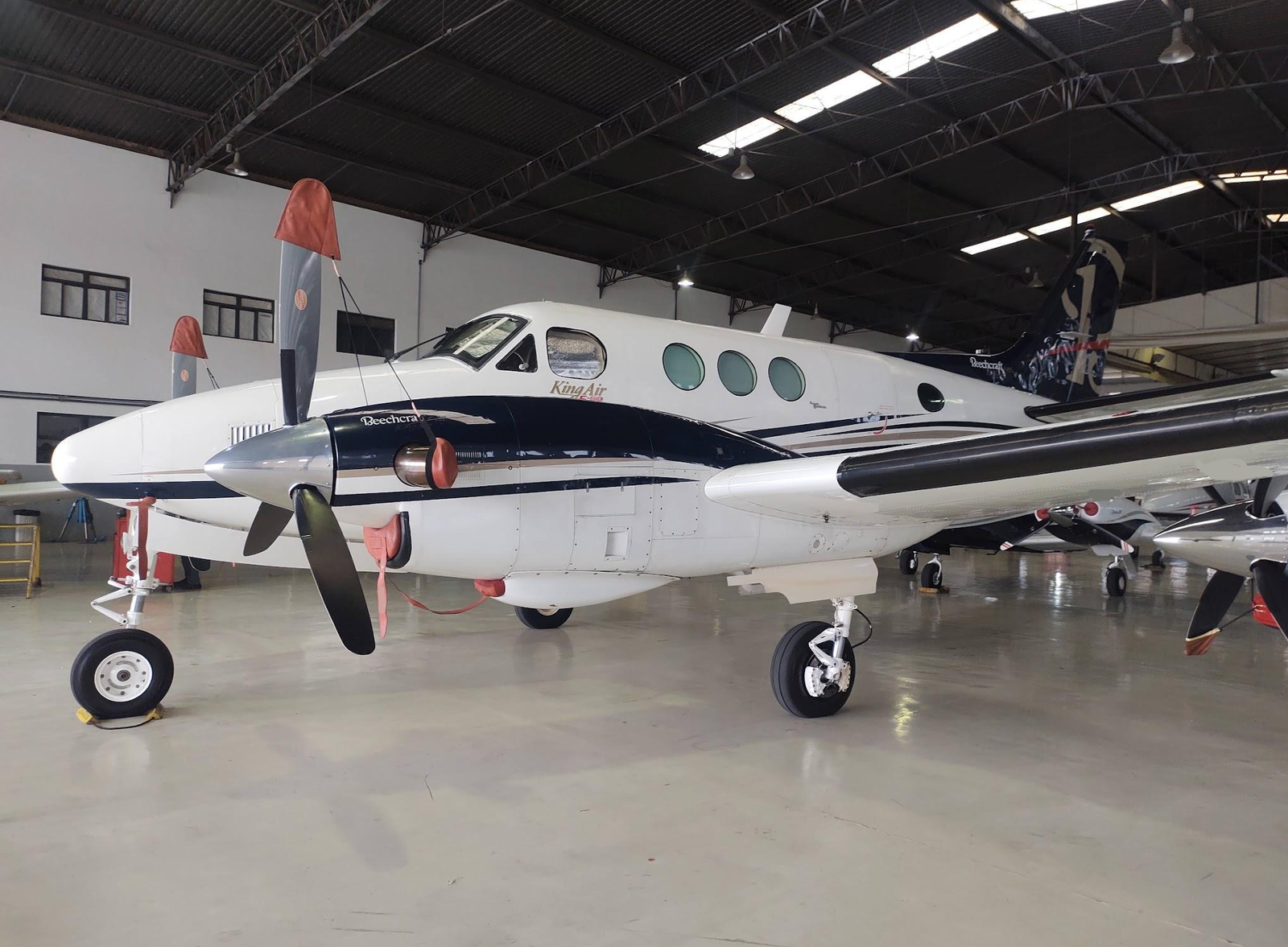 BEECHCRAFT KING AIR C90 1975