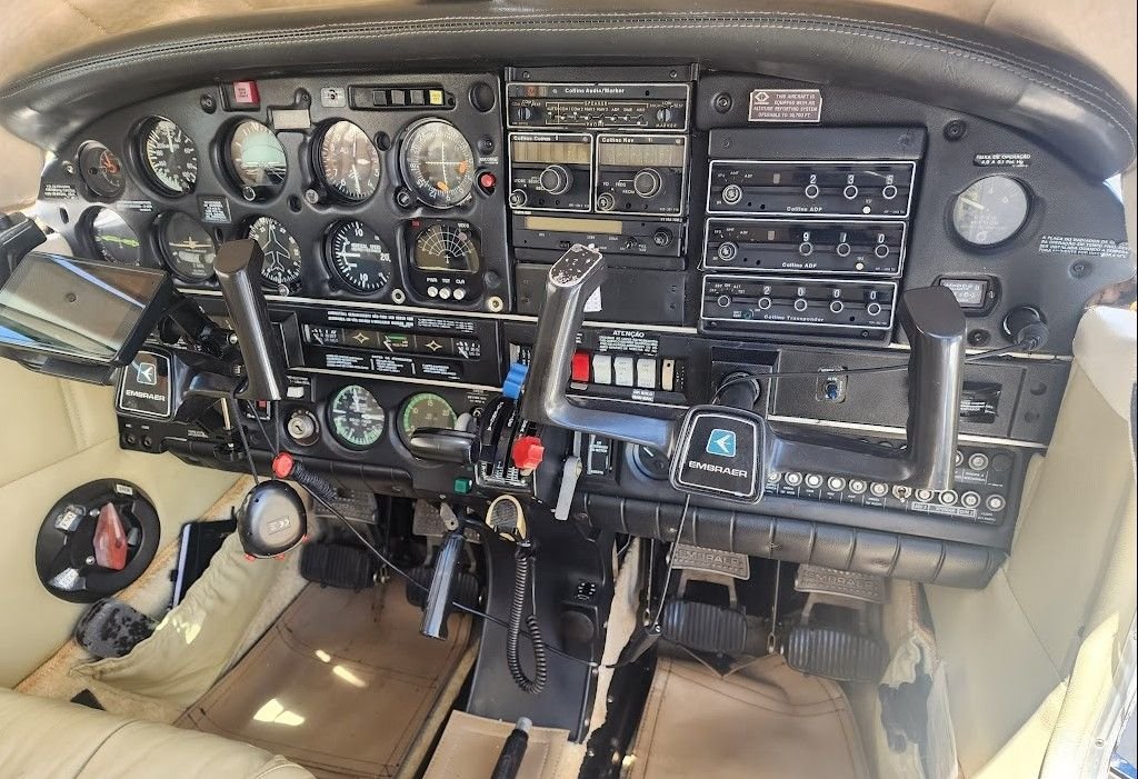 EMBRAER CORISCO TURBO EMB711ST 1982