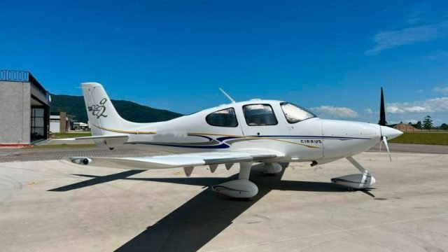 CIRRUS SR22 2005