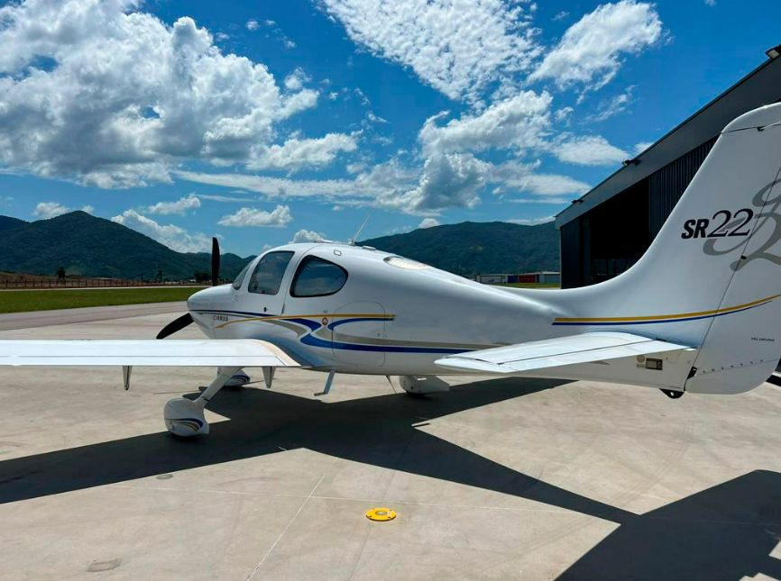CIRRUS SR22 2005