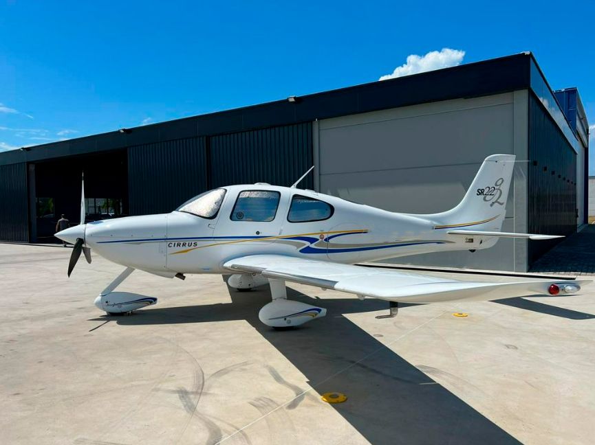 CIRRUS SR22 2005