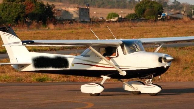 Avião Cessna 150L – Ano 1973/1974 – 7.610 H.T.