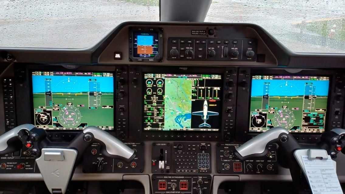 EMBRAER PHENOM 100E 2013