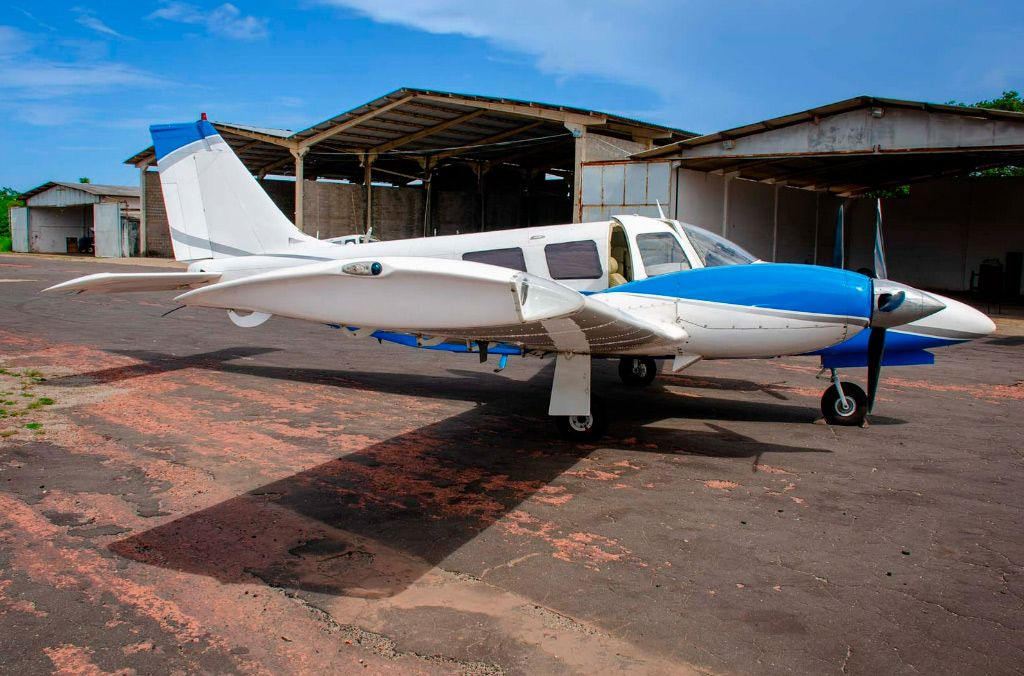 EMBRAER SENECA III EMB-810D 1987