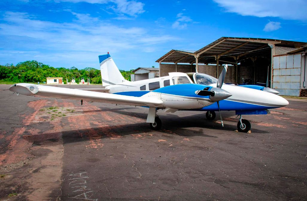 EMBRAER SENECA III EMB-810D 1987