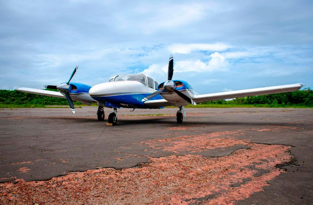 EMBRAER SENECA III EMB-810D 1987