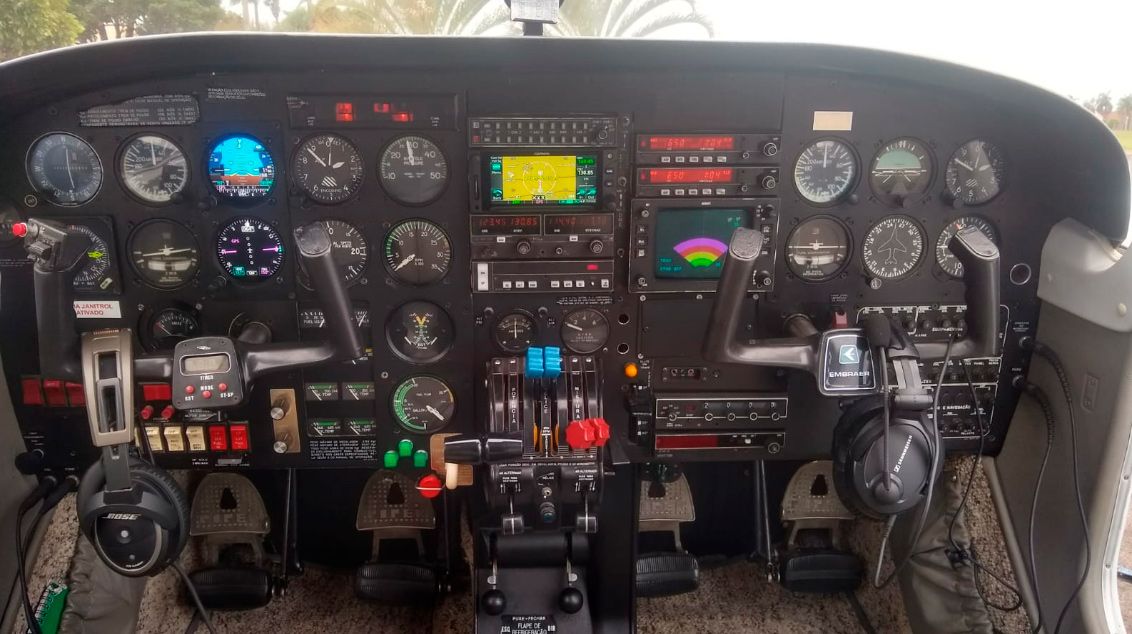 EMBRAER SENECA III EMB-810D 1989