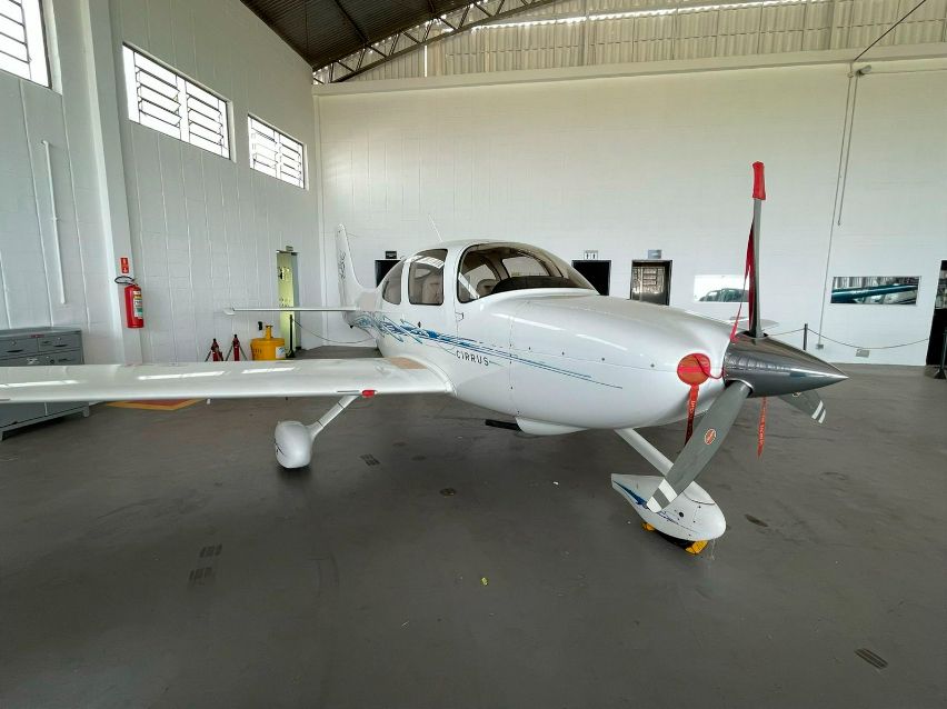 CIRRUS SR20 2006 À VENDA