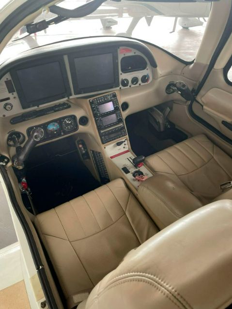 CIRRUS SR20 2006 À VENDA