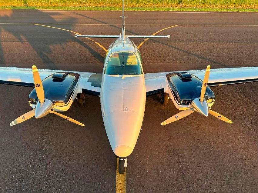 BEECHCRAFT BARON B58 1998