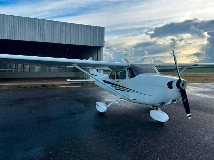 CESSNA 172 SP SKYHAWK 2001