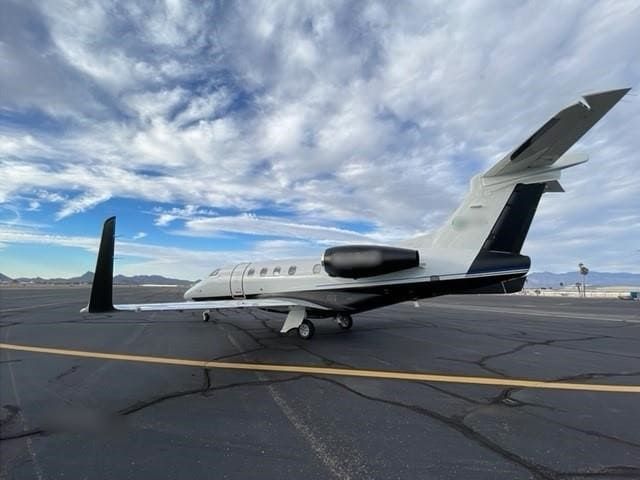 EMBRAER PHENOM 300 2011 À VENDA