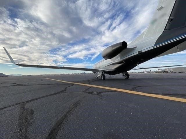 EMBRAER PHENOM 300 2011 À VENDA