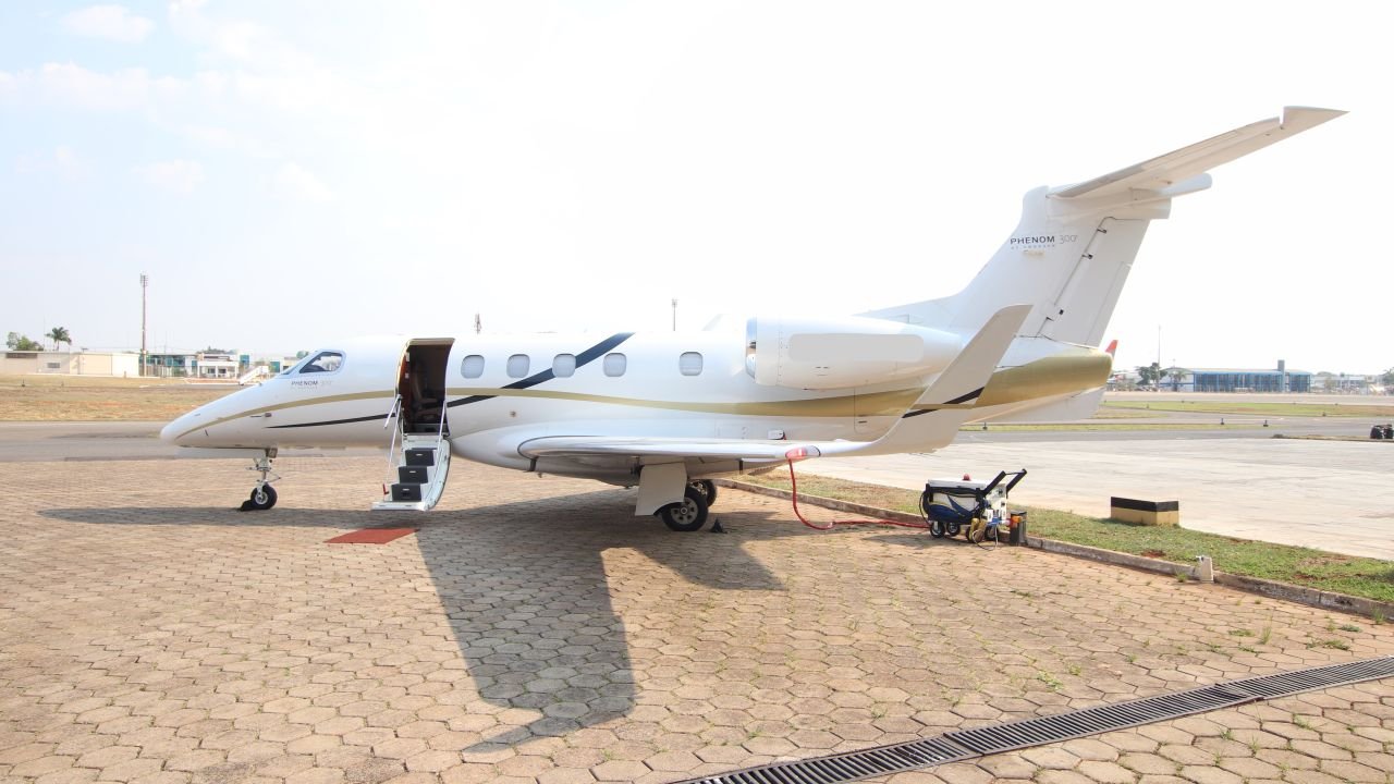 PHENOM 300 2017