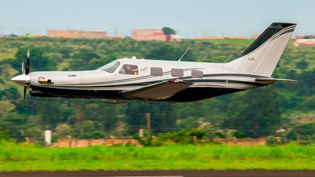 PIPER JETPROP 2004