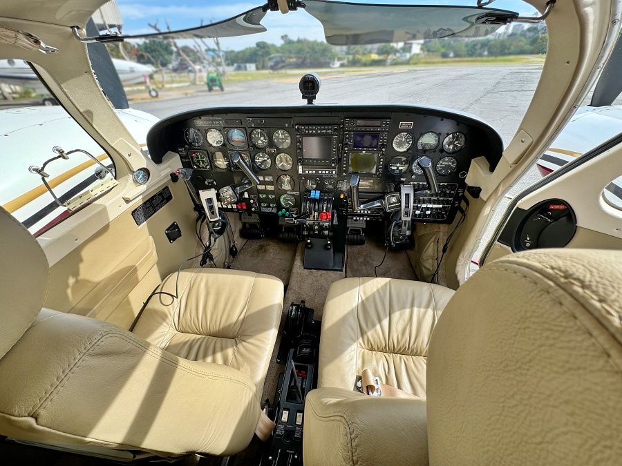 SENECA III EMB-810 1986