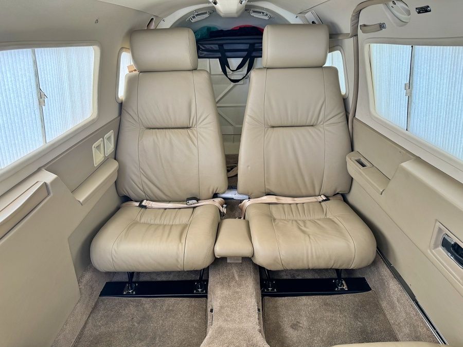 SENECA III EMB-810 1986