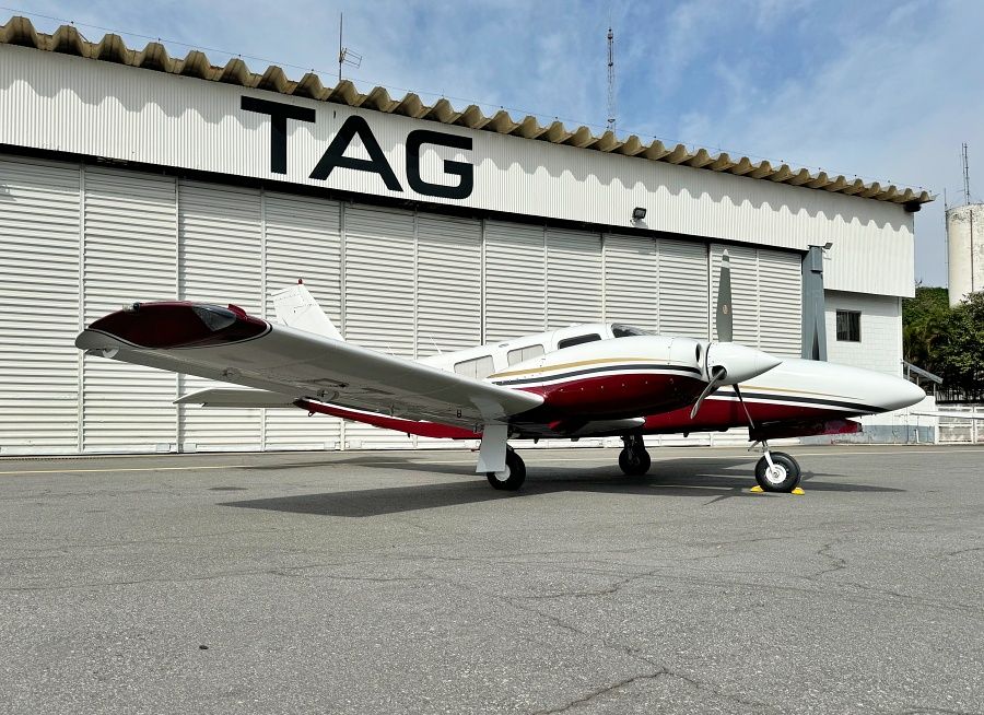 SENECA III EMB-810 1986