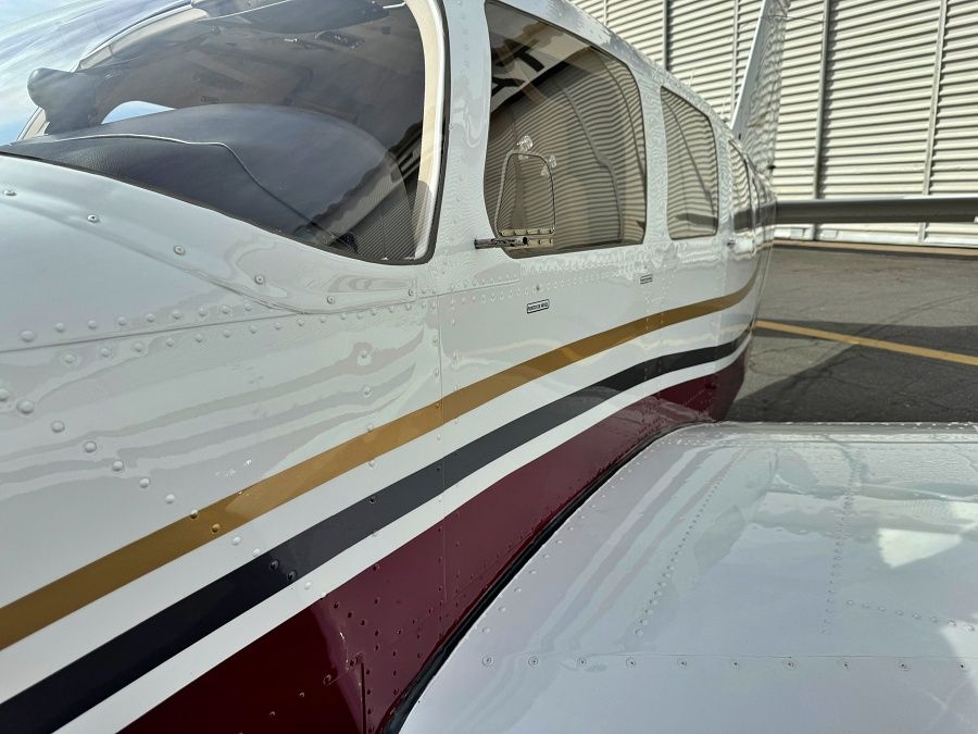 SENECA III EMB-810 1986