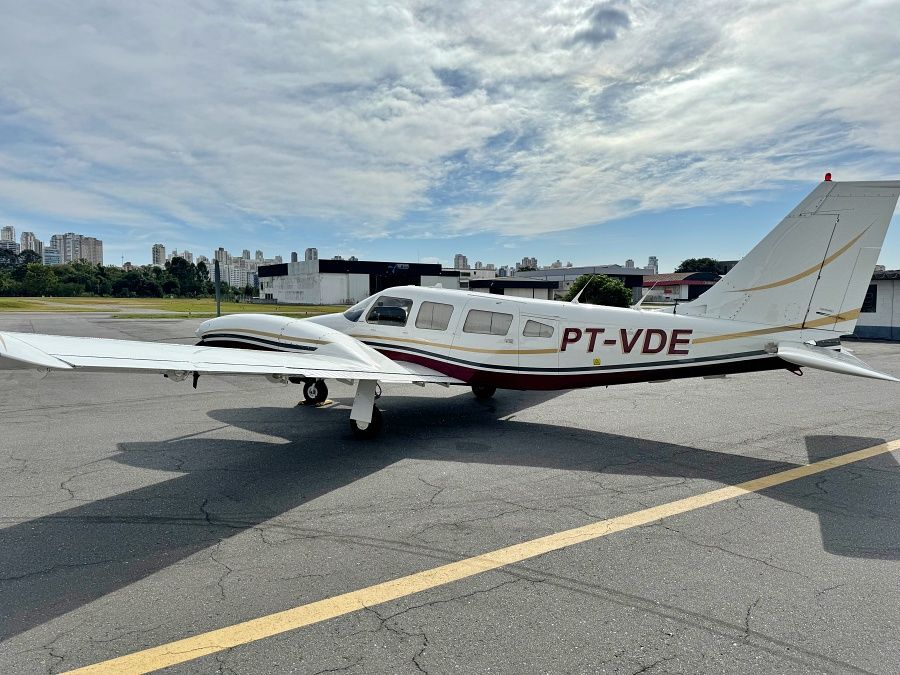 SENECA III EMB-810 1986