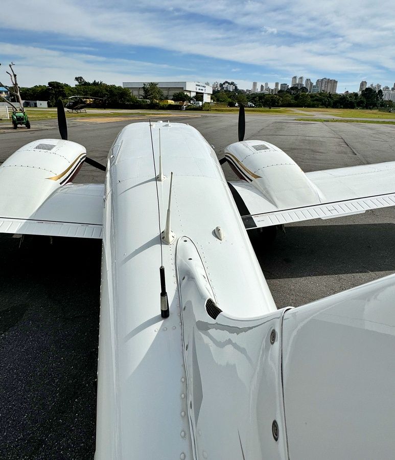 SENECA III EMB-810 1986