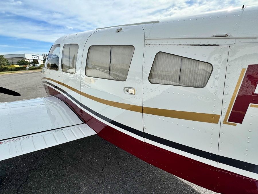 SENECA III EMB-810 1986