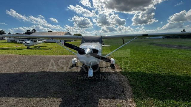 CESSNA 172S SKYHAWK 2003
