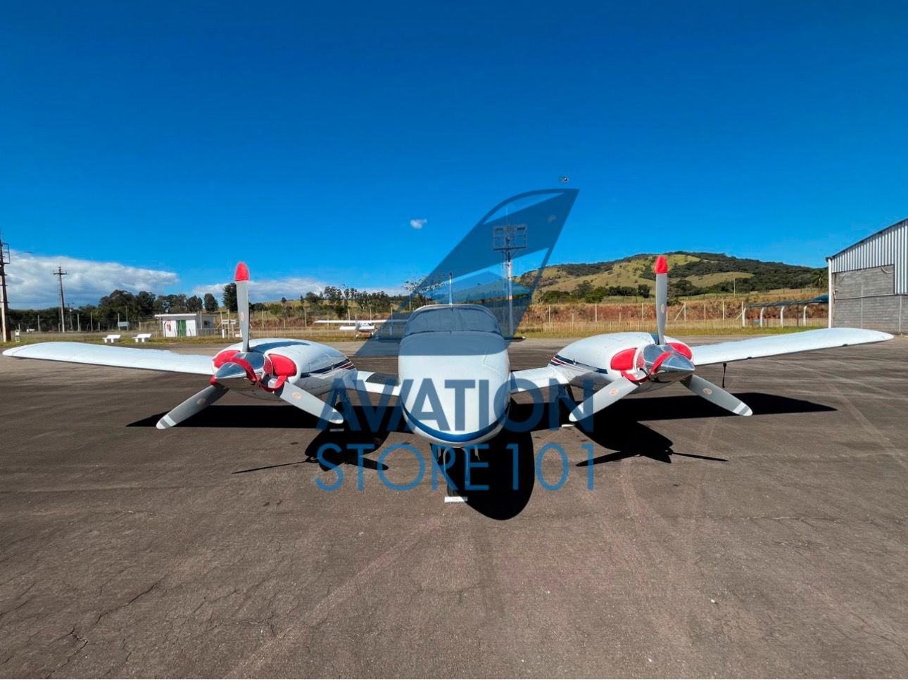 EMBRAER SENECA III EMB-810D 1985