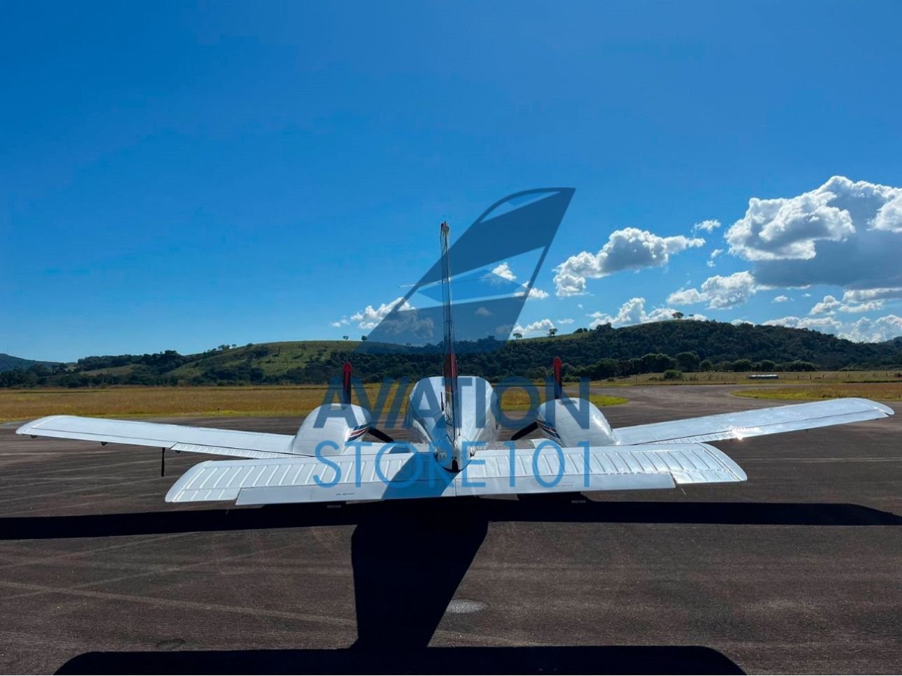 EMBRAER SENECA III EMB-810D 1985