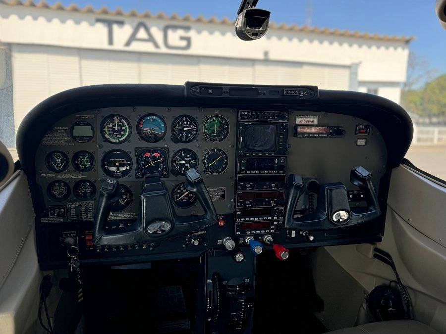CESSNA 182 SKYLANE ASPIRADO 2004