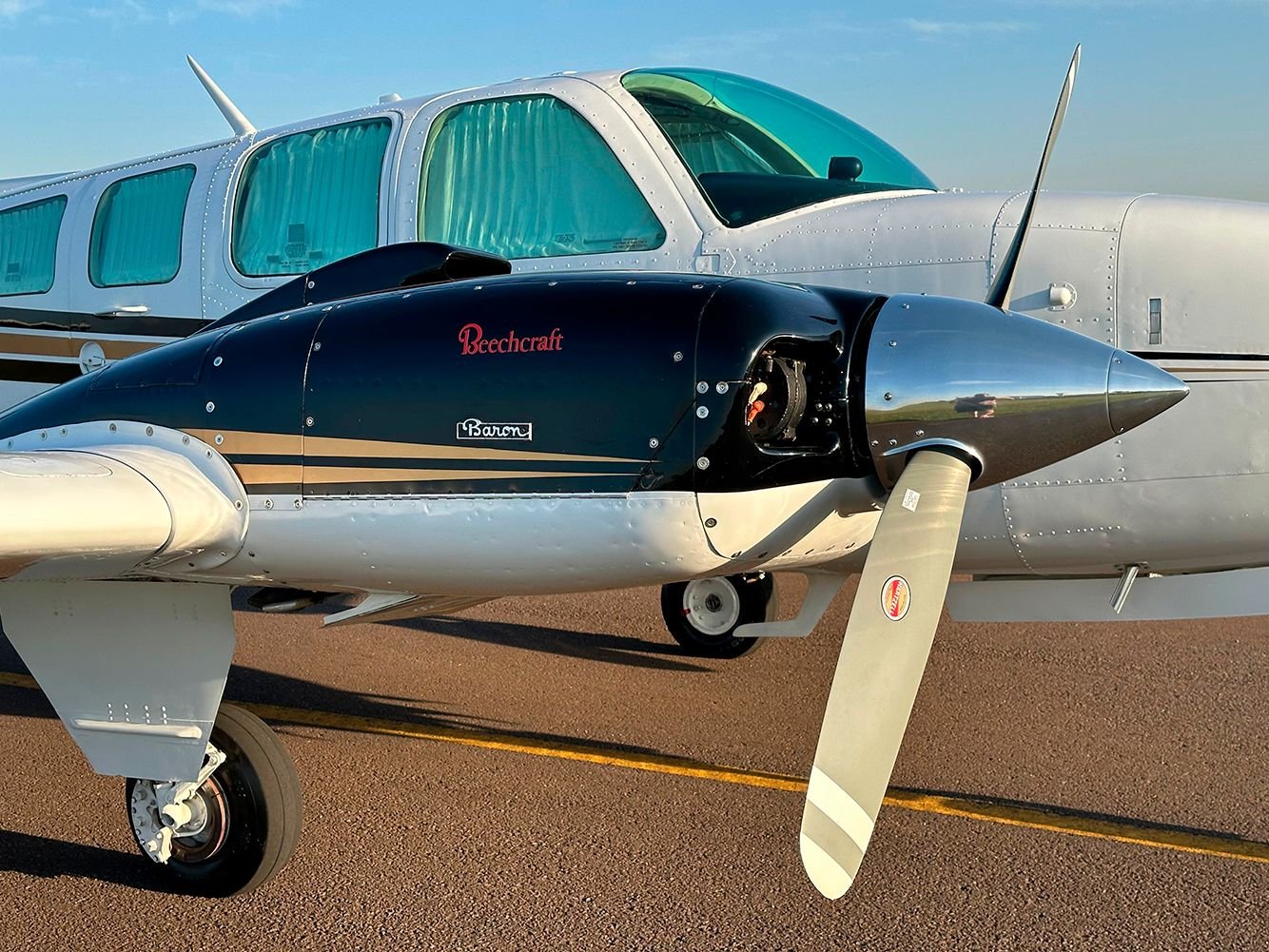 BEECHCRAFT BARON B58 1979