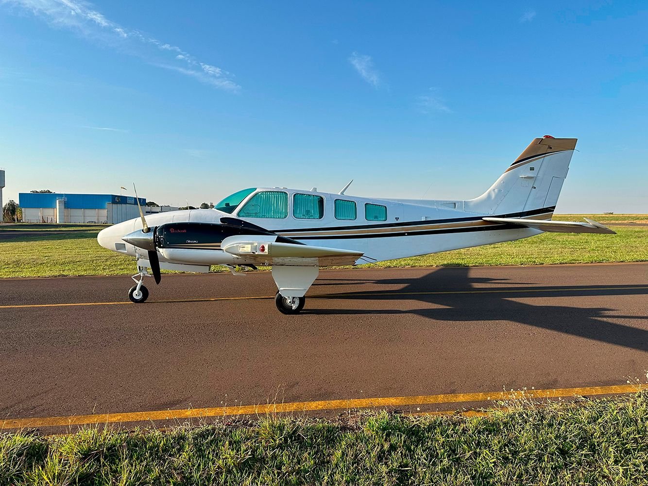 BEECHCRAFT BARON B58 1979
