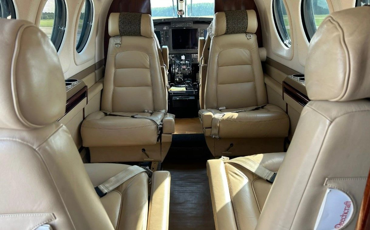 BEECHCRAFT KING AIR C90B 2005