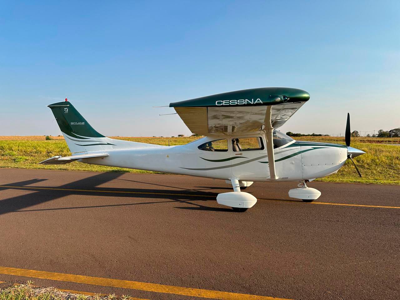 CESSNA 182S SKYLANE ASPIRADO 1998