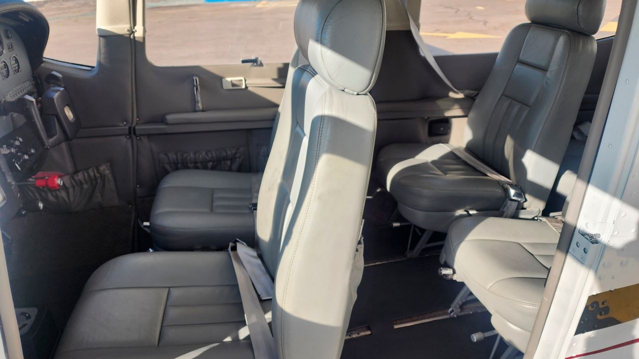 CESSNA T210M CENTURION 1977