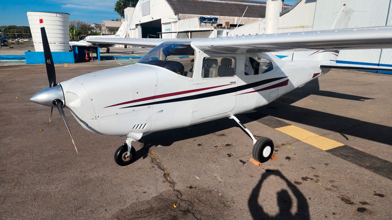 CESSNA T210M CENTURION 1977