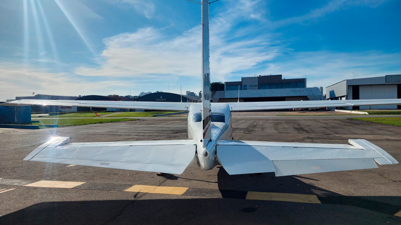 CESSNA T210M CENTURION 1977